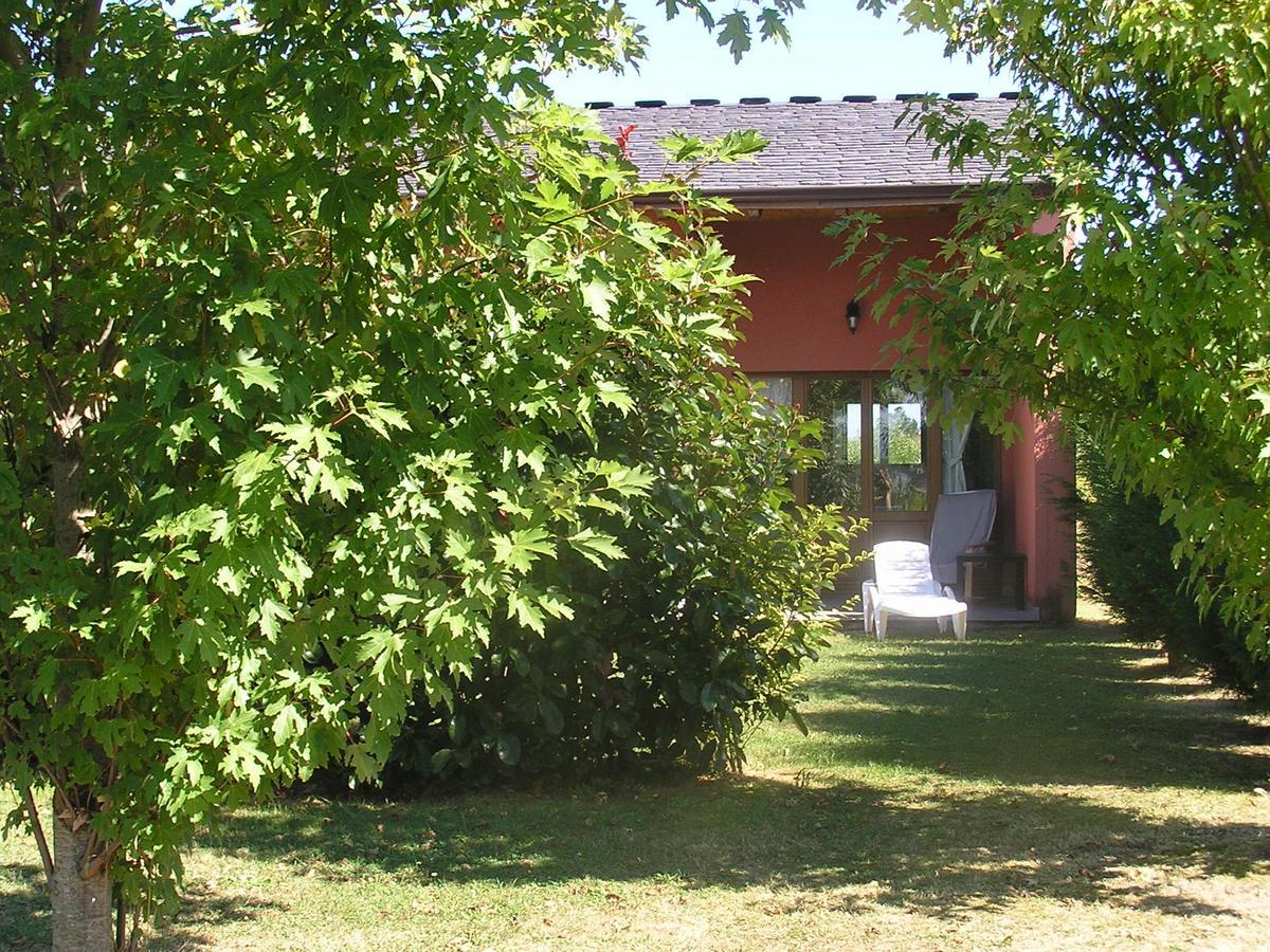 Apartamentos El Guindal 塔皮亚德卡萨列戈 外观 照片