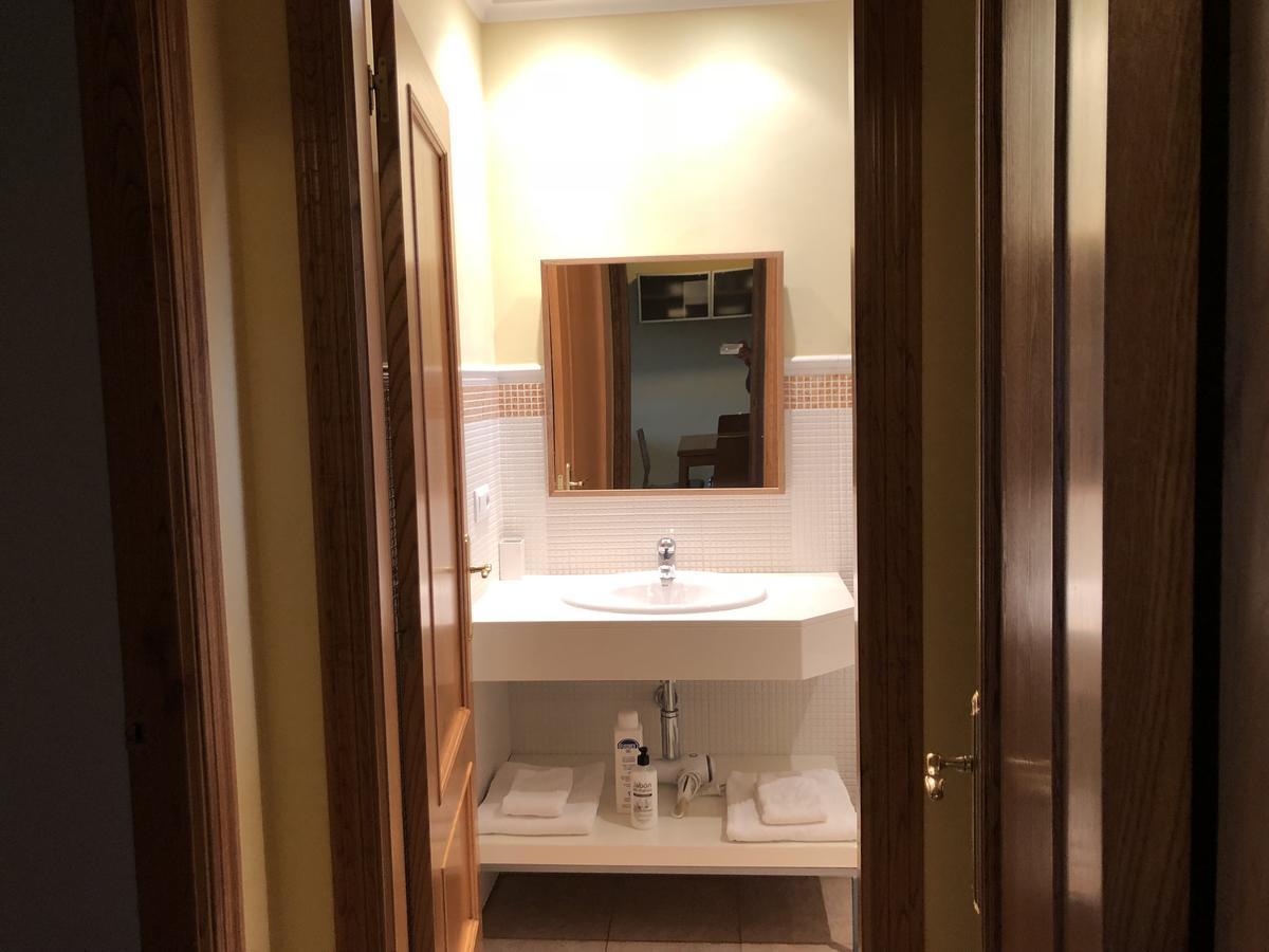 Apartamentos El Guindal 塔皮亚德卡萨列戈 外观 照片
