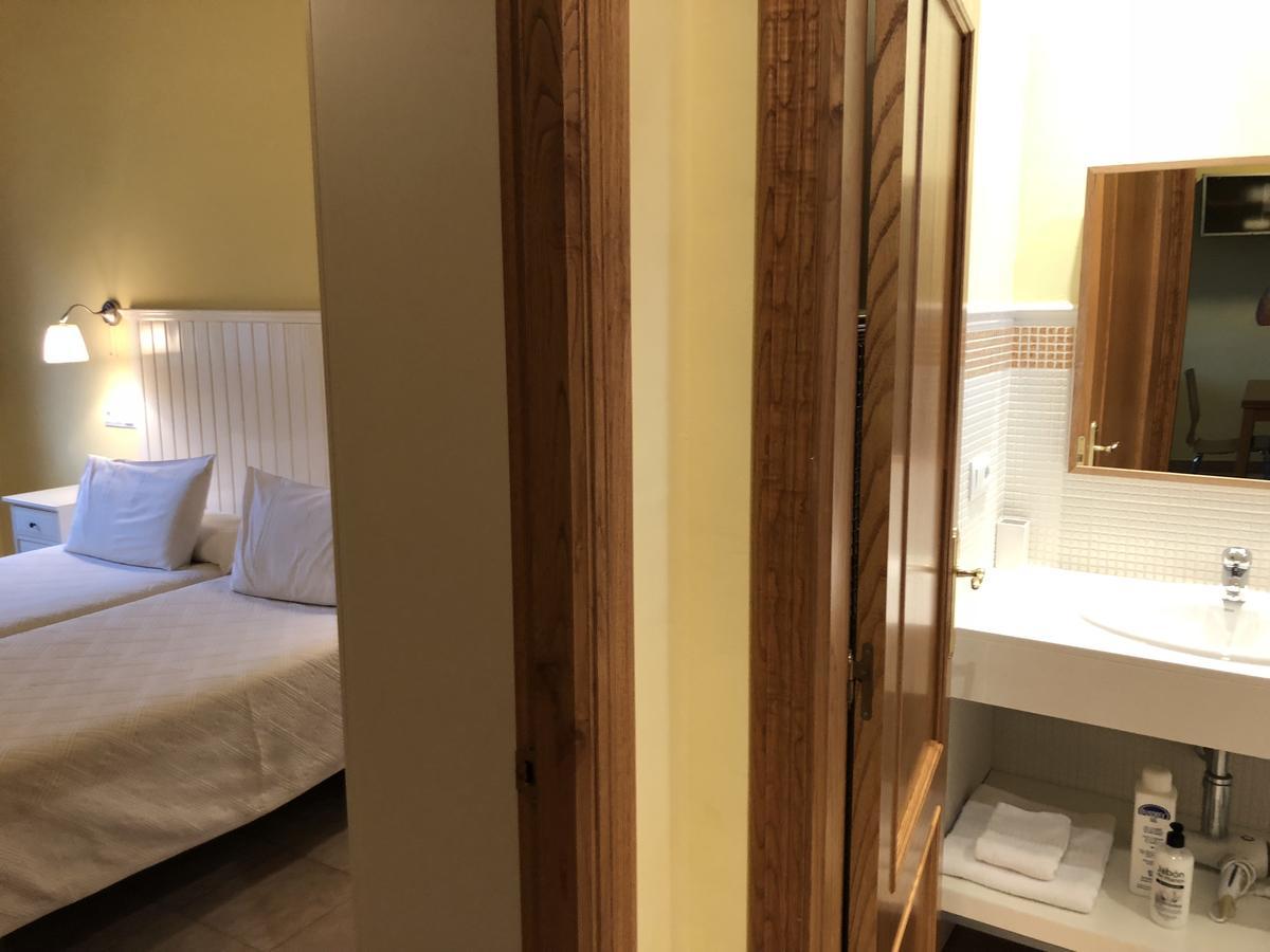 Apartamentos El Guindal 塔皮亚德卡萨列戈 外观 照片