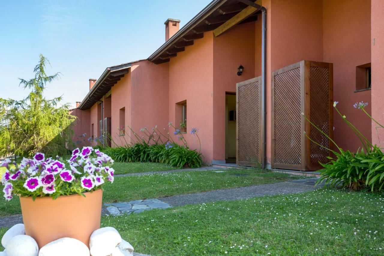 Apartamentos El Guindal 塔皮亚德卡萨列戈 外观 照片