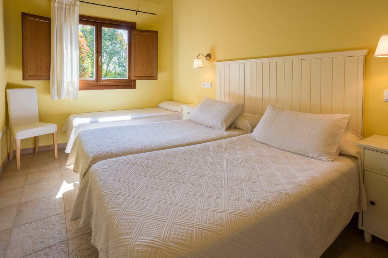 Apartamentos El Guindal 塔皮亚德卡萨列戈 外观 照片
